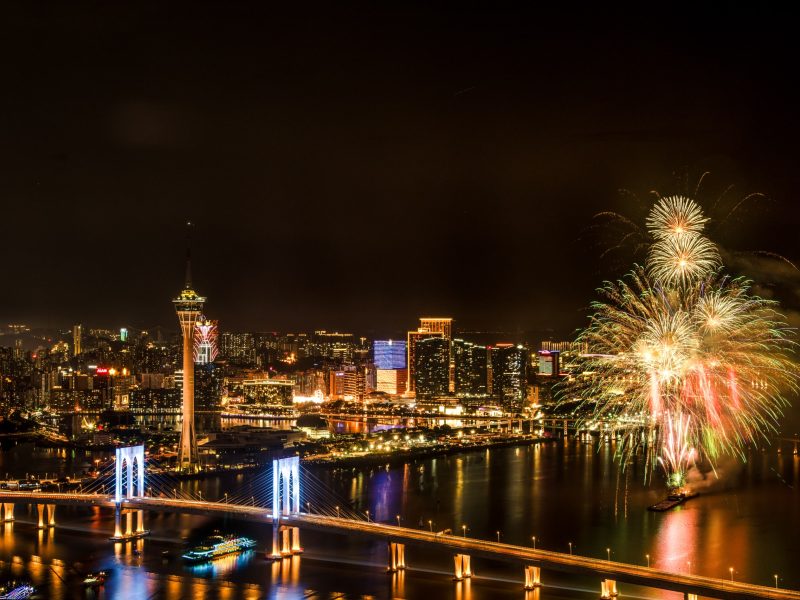 摄图网_507753380_从珠海看澳门2024年国际烟花秀（企业商用）111111